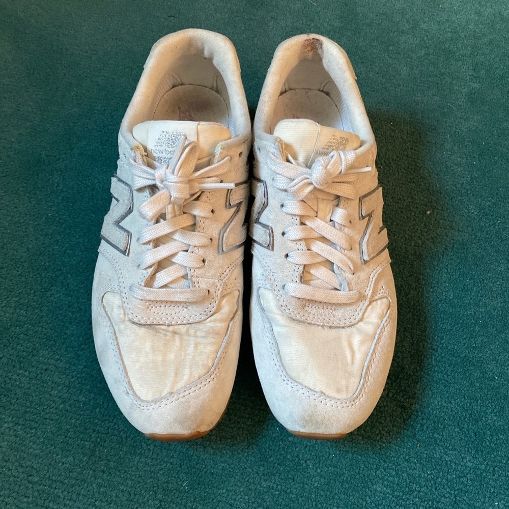 New balance 696
